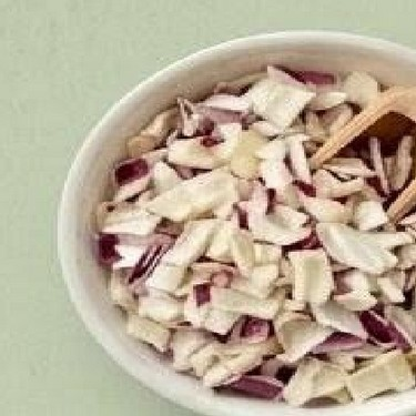 Onion flakes